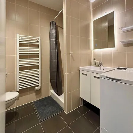 Le Emeraude - Terrace, Piscine & Geneve Apartment